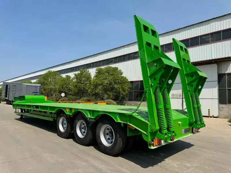 Là người bán đường ray ba trục ba trục có phải là giải pháp vận chuyển hạng nặng mà bạn đang tìm kiếm không?