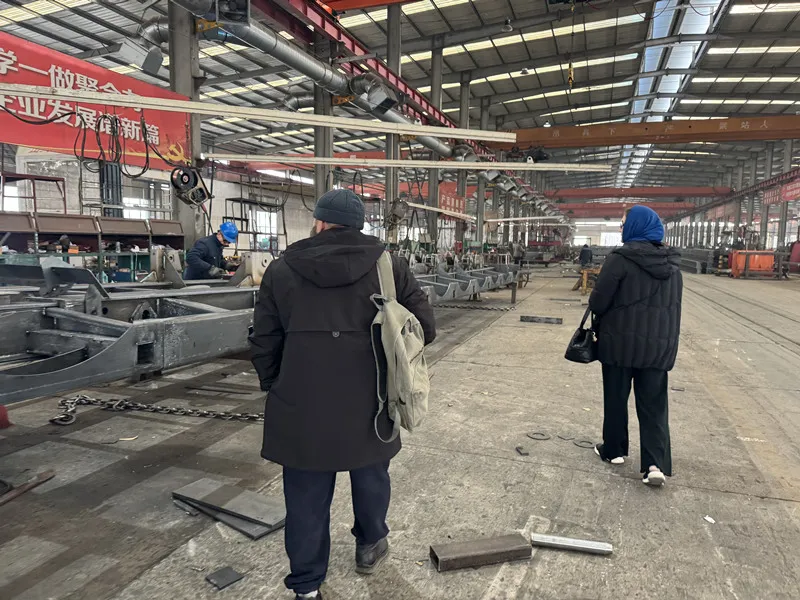 Khách hàng của Kazakhstan đã mua đường ray bán hàng thấp từ Luyi