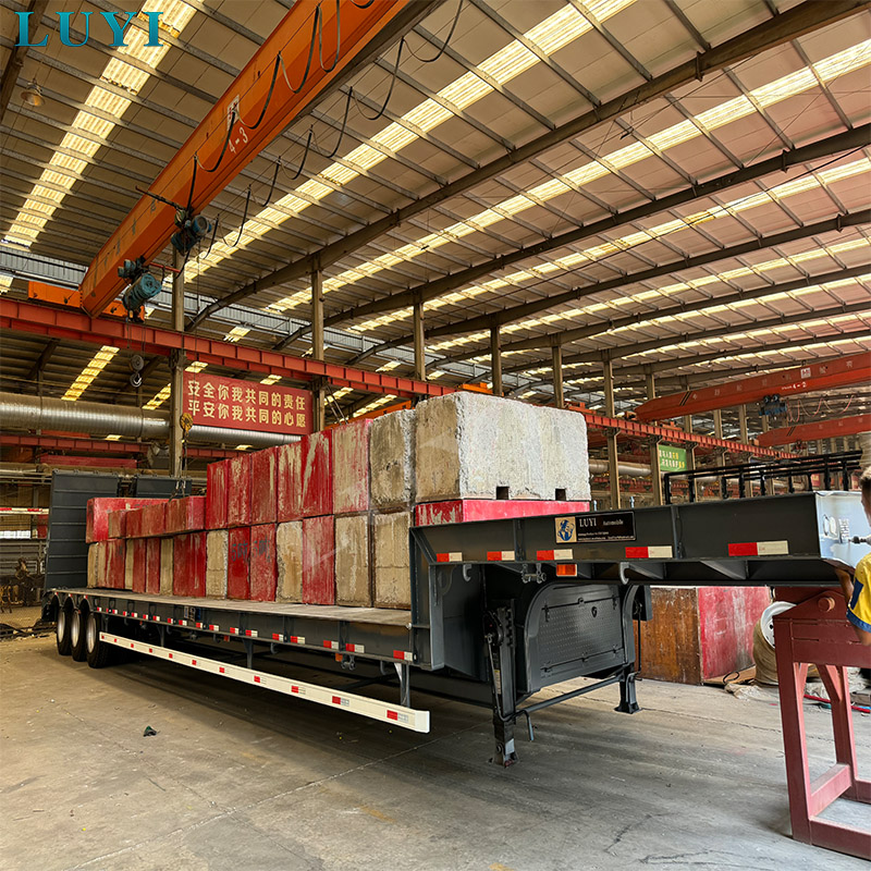 Các khách hàng của Saudi tiến hành kiểm tra tại chỗ Nhà máy Luyi và hoàn tất việc mua sơ mi rơ moóc phẳng 3 trục