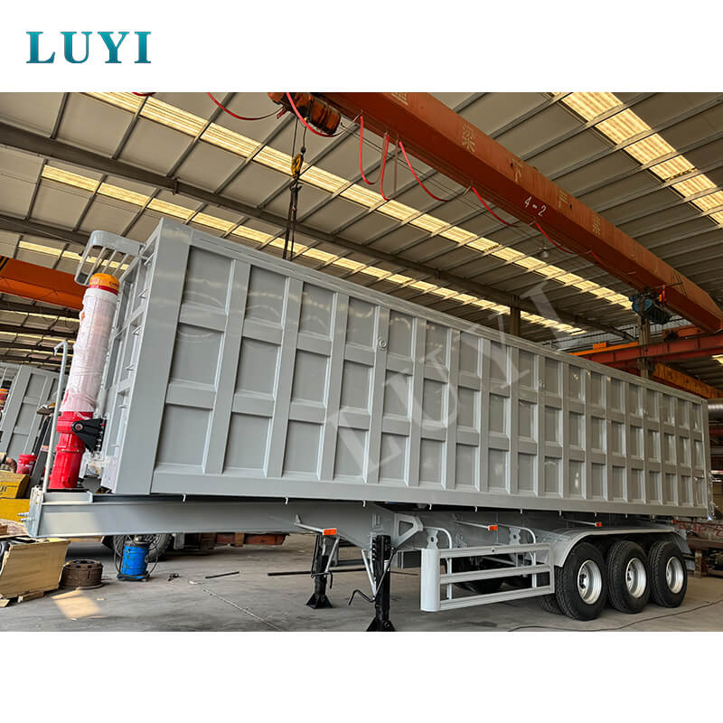 Tạo điều kiện nâng cấp dịch vụ hậu cần Châu Phi: Một lô sơ mi rơ moóc 3 trục lật sau đã đến Tanzania