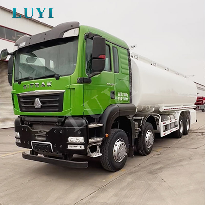 Hướng dẫn mua xe tải chở nhiên liệu Sinotruk SITRAK 8 × 4 30000L cho các dự án tiếp nhiên liệu diesel, xăng và di động