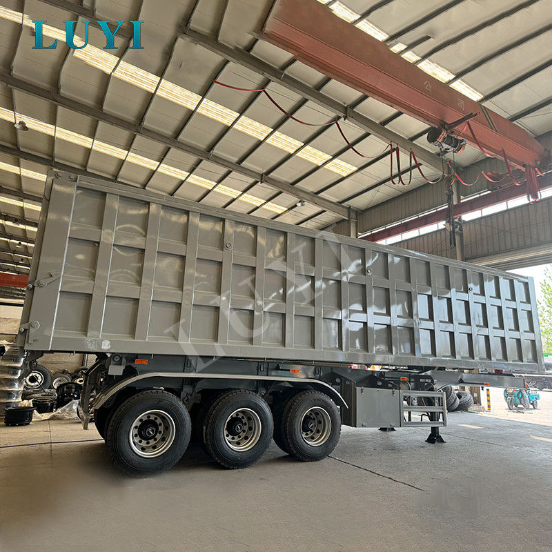 Rơ moóc bán nghiêng 3 trục phía sau (Rơ moóc đổ cuối) để vận chuyển vật liệu rời