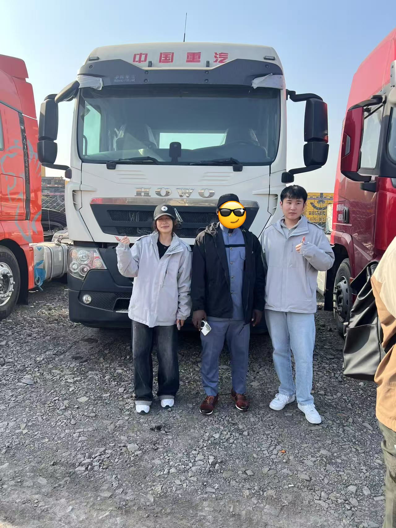 LUYI đã giúp một khách hàng Kenya triển khai 2 xe tải hạng nặng HOWO cho kỹ thuật và vận tải đường dài như thế nào