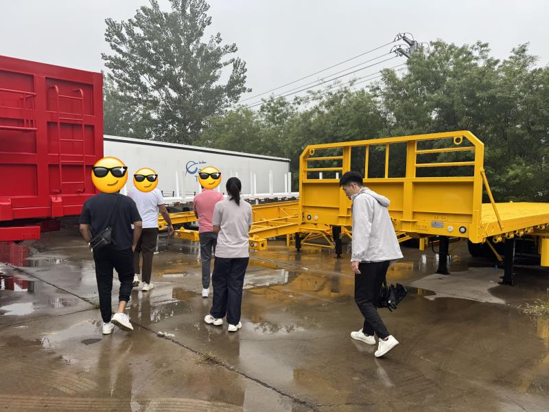 Công ty vận tải Mozambique đặt hàng 2 đơn vị sơ mi rơ moóc Lowboy 5 trục cho các dự án cơ sở hạ tầng và LNG