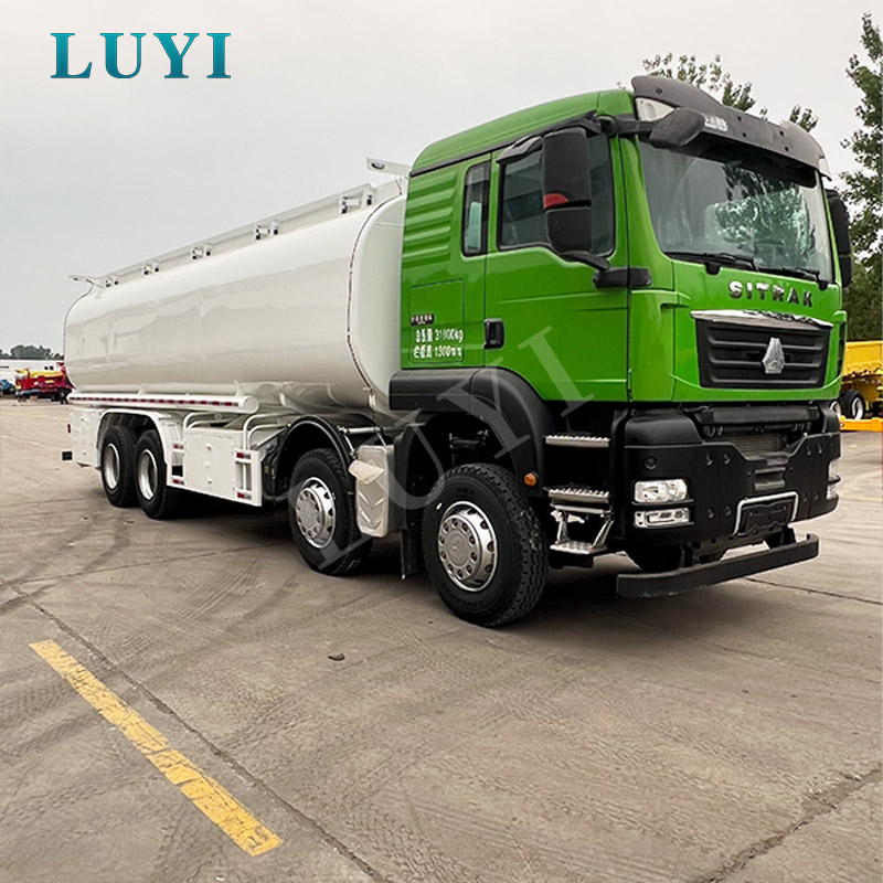 Xe tải chở nhiên liệu bằng thép carbon Sinotruk SITRAK 8 × 4 30000L